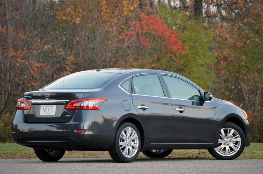  Nissan Sentra 2013 года  (фото 52 из 74)
